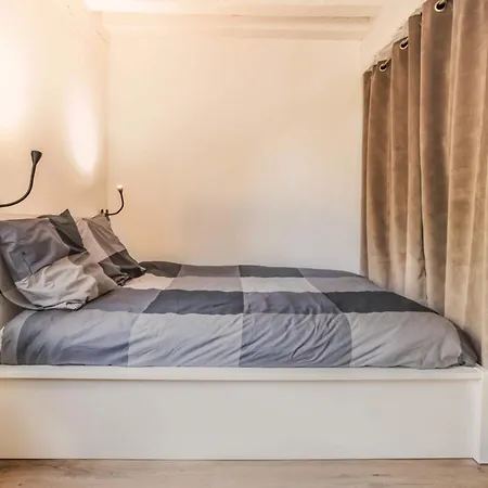 Gabriel Beau Proche De Apartment